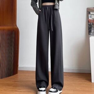 Black Wide-Leg Women's Sweatpants